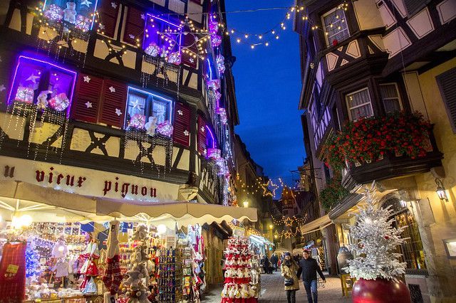 Les rues de Colmar et leurs belles décorations de Noël