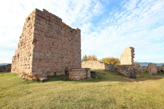 Les ruines du château haut-perché du Petit Hohnack