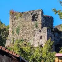 Les ruines du château de Hugstein, vu de Buhl &copy; Espirat 