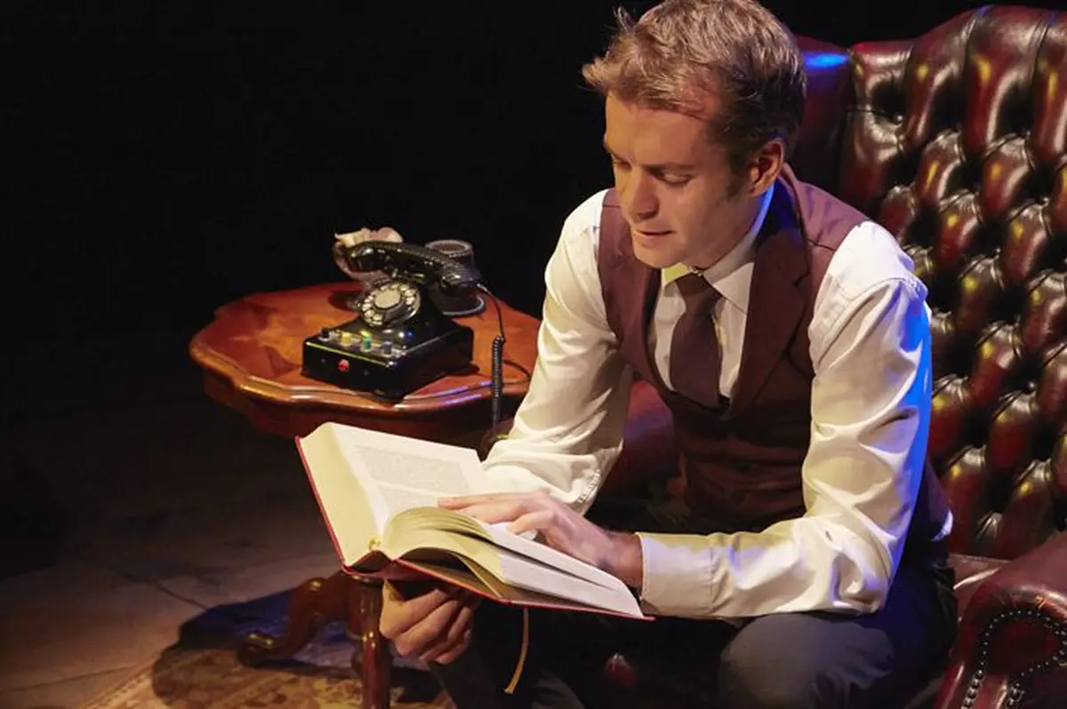 Le magicien et comédien Luc Apers, dans Leurre de Vérité, à la Salle Europe à Colmar