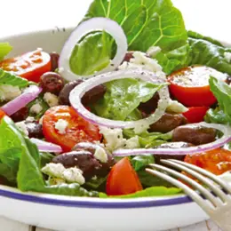 Salade d'inspiration grecque ou italienne
