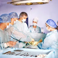 Certaines interventions, telles que les opérations chirurgicales, doivent être réalisées en centre médical. &copy; Gennadiy Poznyakov - fotolia.com