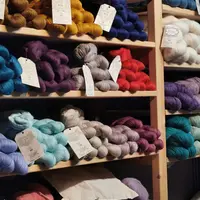 Des pelotes pour les tricoteuses DR