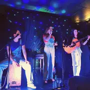 Samedi live music au Lounge avec les Supernanas