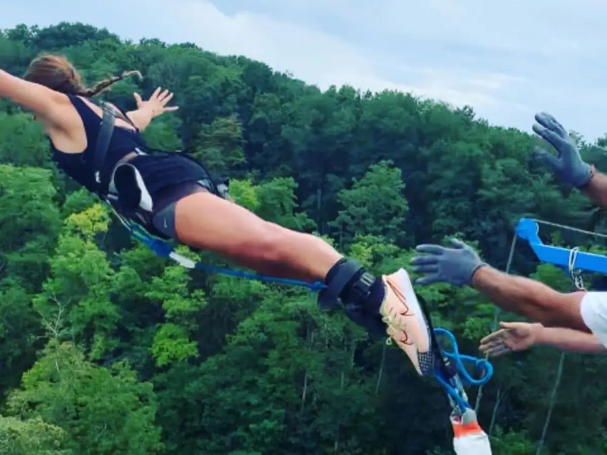 Saut à l'élastique depuis le Viaduc de Cluis (36)