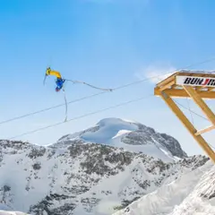 Saut à l'élastique sur tremplin à Tignes (73)