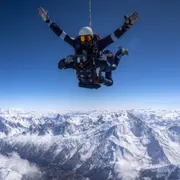 Saut en parachute depuis un hélicoptère à Morzine (74)