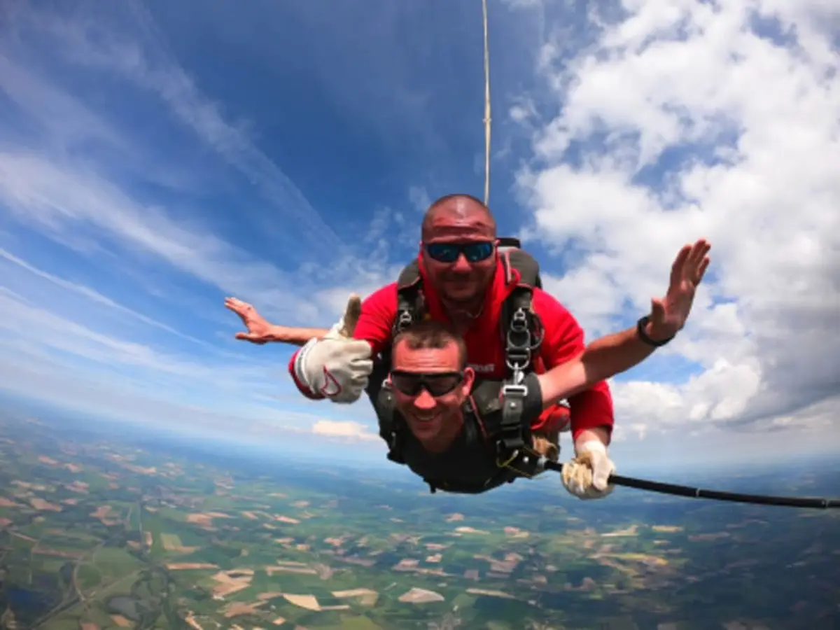 Saut en parachute en tandem à Chéu Saint-Florentin (89)