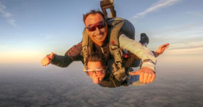 Saut en Parachute en tandem &agrave; Niort (79)