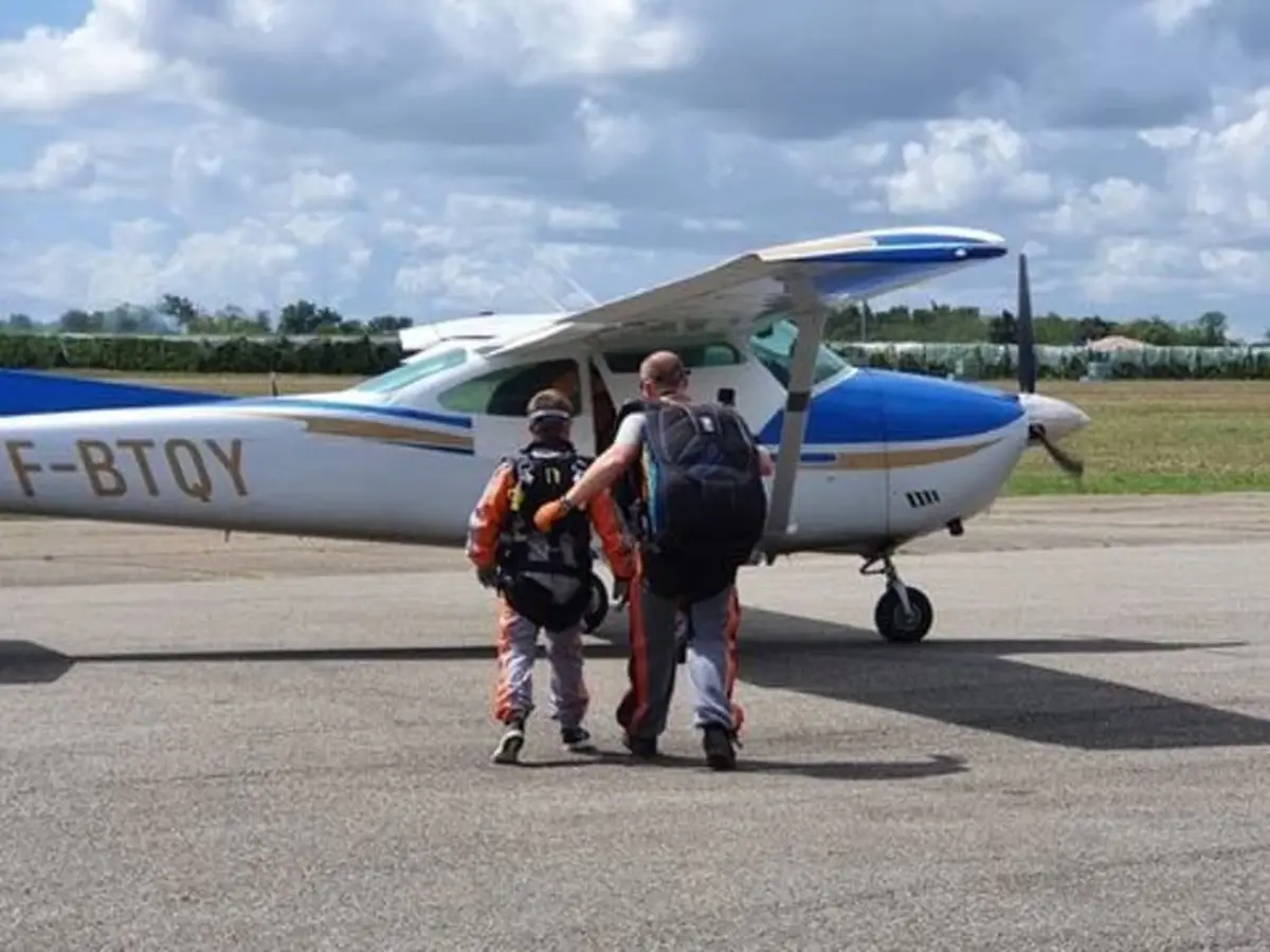 Saut en Parachute en tandem à Villefranche-de-Rouergue