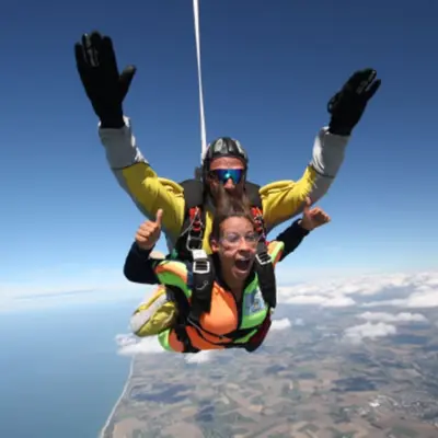 Saut en parachute au-dessus du Mont St Michel