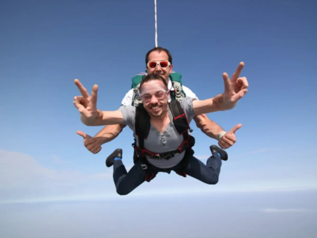 Saut en Parachute en tandem proche de Maubeuge (59)