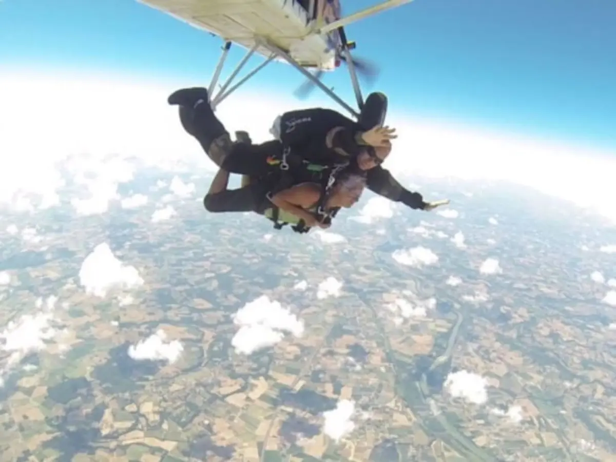 Saut en Parachute en tandem proche de Montauban (82)