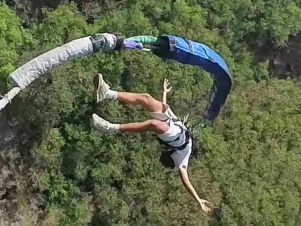 Saut pendulastique au Viaduc de la Fontaine à Saint-Leu