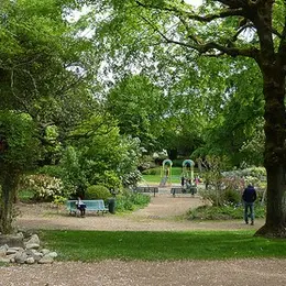 Sauvées Par Un Jardin ! Les Arènes De Périgueux