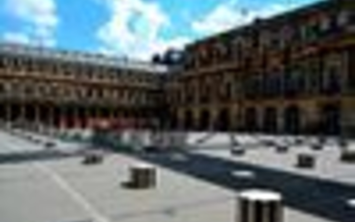 Scavenger Hunt : Crime At The Palais-Royal