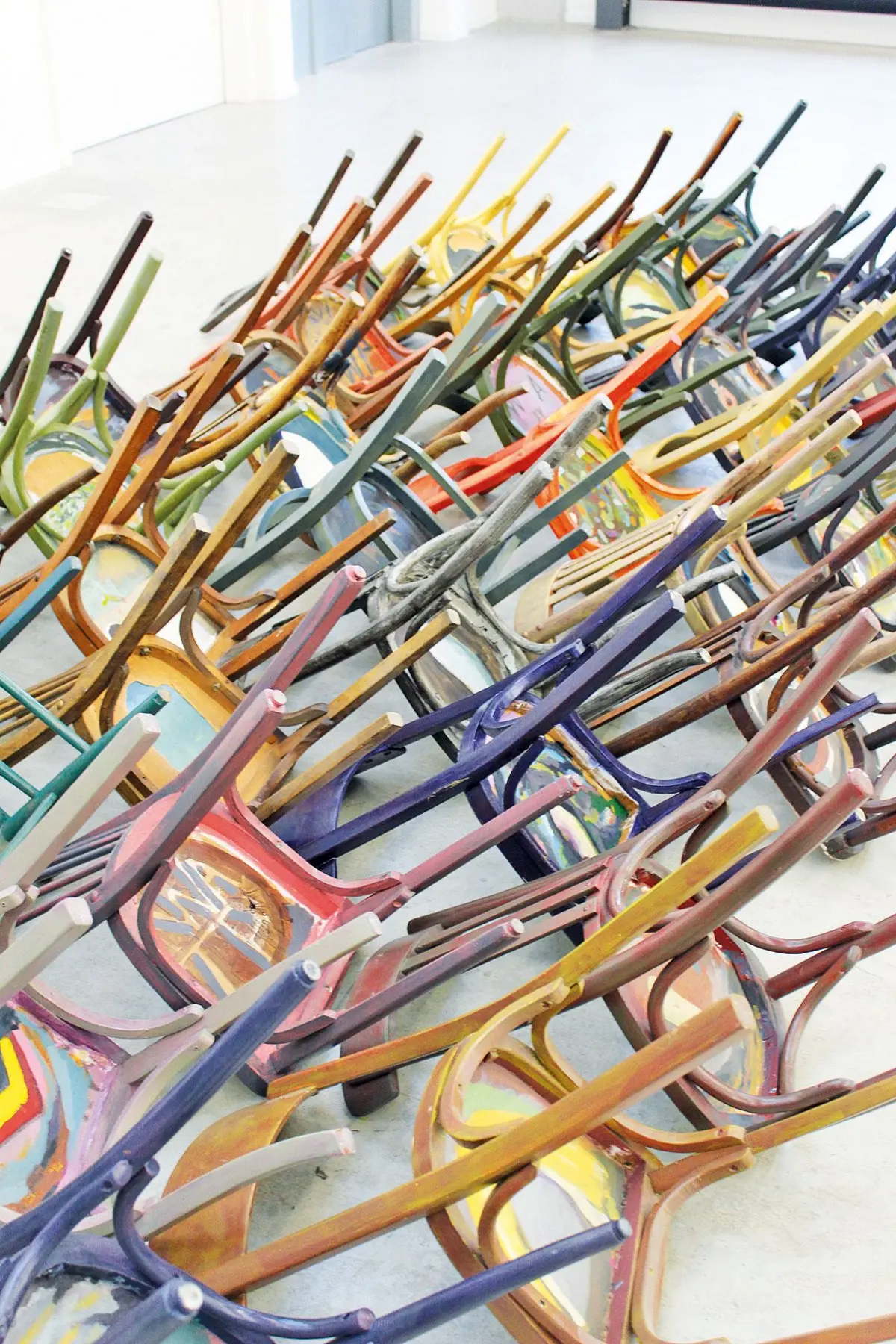 Des chaises de PMU transformées