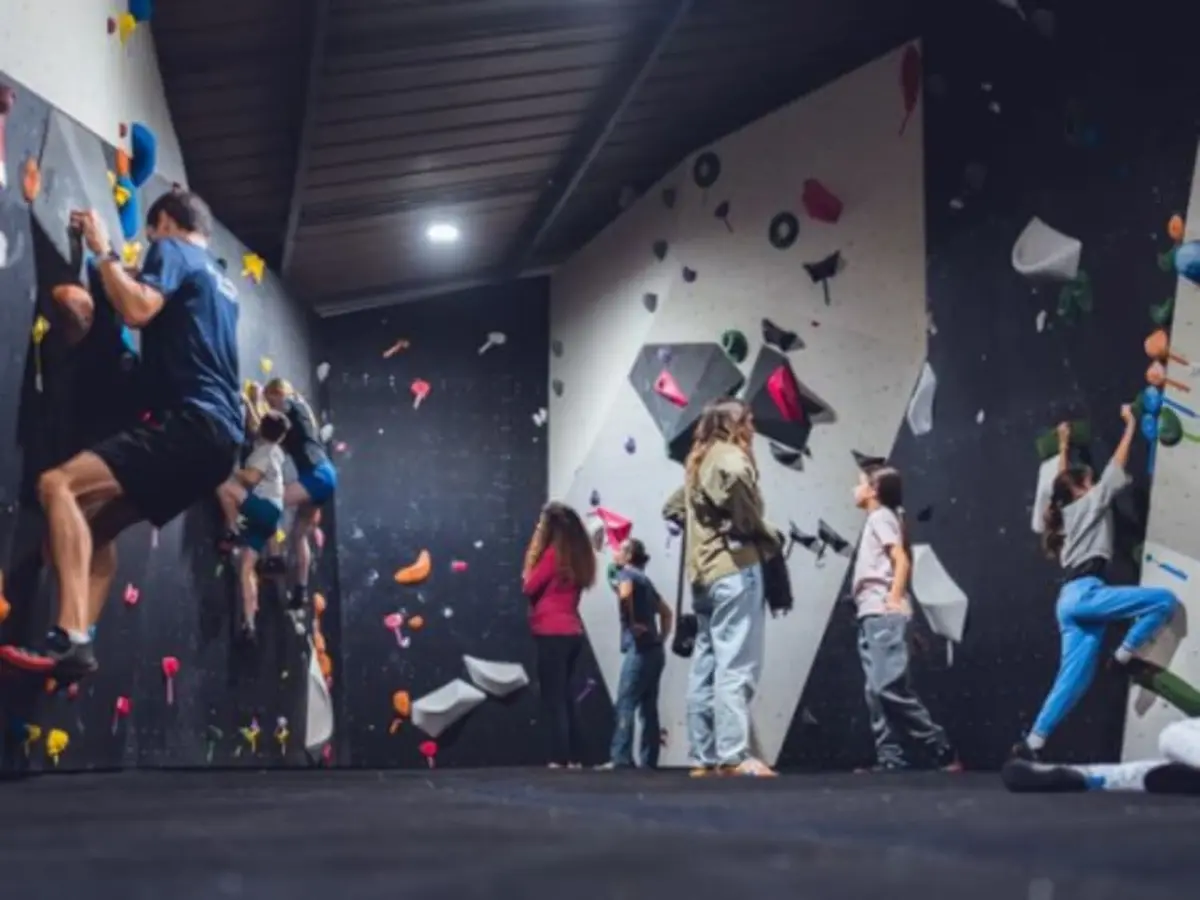 Séance d'escalade en équipe à Marseille Sud (13)