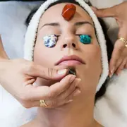 Séance de relaxation avec des pierres naturelles à Luçon (85)