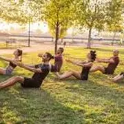 Séance de yoga en plein air