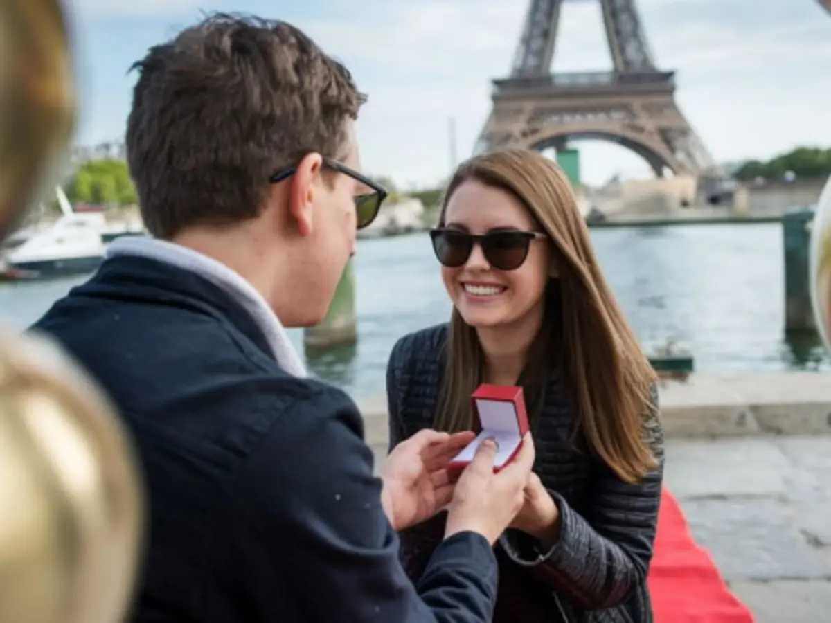 Séance photo demande en mariage surprise à Paris
