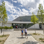 Séance photo sous l'eau en duo à la piscine Thérèse et Jeanne Brûlé