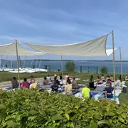 Séance Yoga - Mirage rafraîchissant ou stèle d’une crise climatique ?  // L’Art est dans le pré