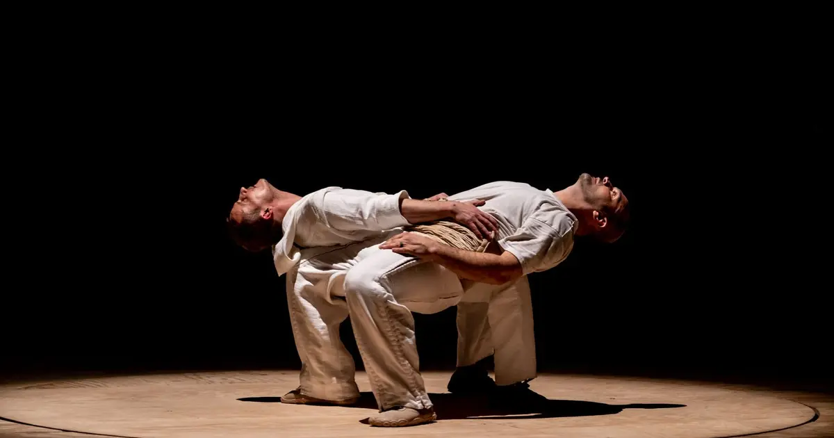 Secrets • Compagnie De Cirque "Eia"