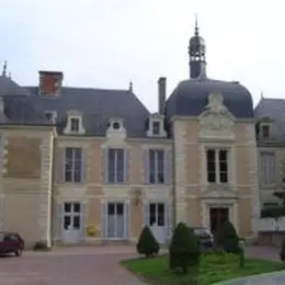 Secrets de Pays : Le Château d'Angliers et son village