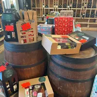 Découvrez la sélection de boissons festives de votre caviste DR