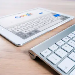 SEO Mobile : Définition, astuces et bonnes pratiques