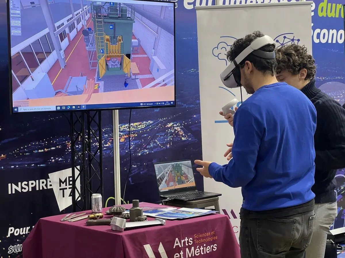 Rencontres avec les professionnels de l&rsquo;industrie, d&eacute;cryptage de la fili&egrave;re par des influenceurs, animations p&eacute;dagogiques, conf&eacute;rences, job dating : un programme riche vous attends &agrave; Show Industrie ! 