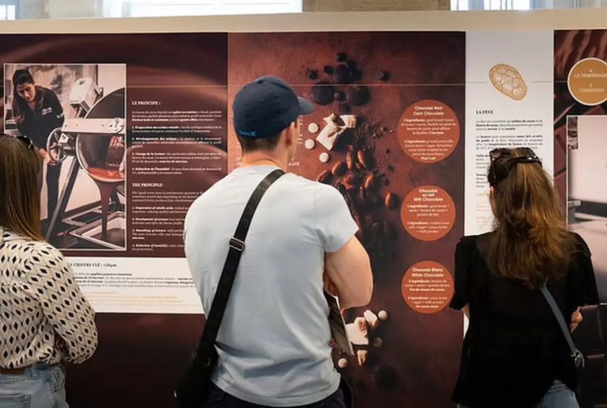 Au sein du festival, le musée éphémère est conçu comme une œuvre originale qui propose au public une immersion narrative dans l'univers du cacao d'exception.
