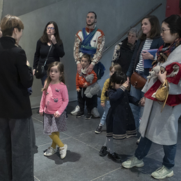 Silhouettes d'artistes : visites guidées de l'exposition « L’étoffe de l’artiste » en famille