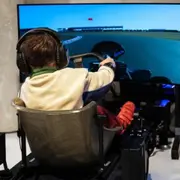 Simulateur de course Karting pour futurs pilotes à Paris 2ème