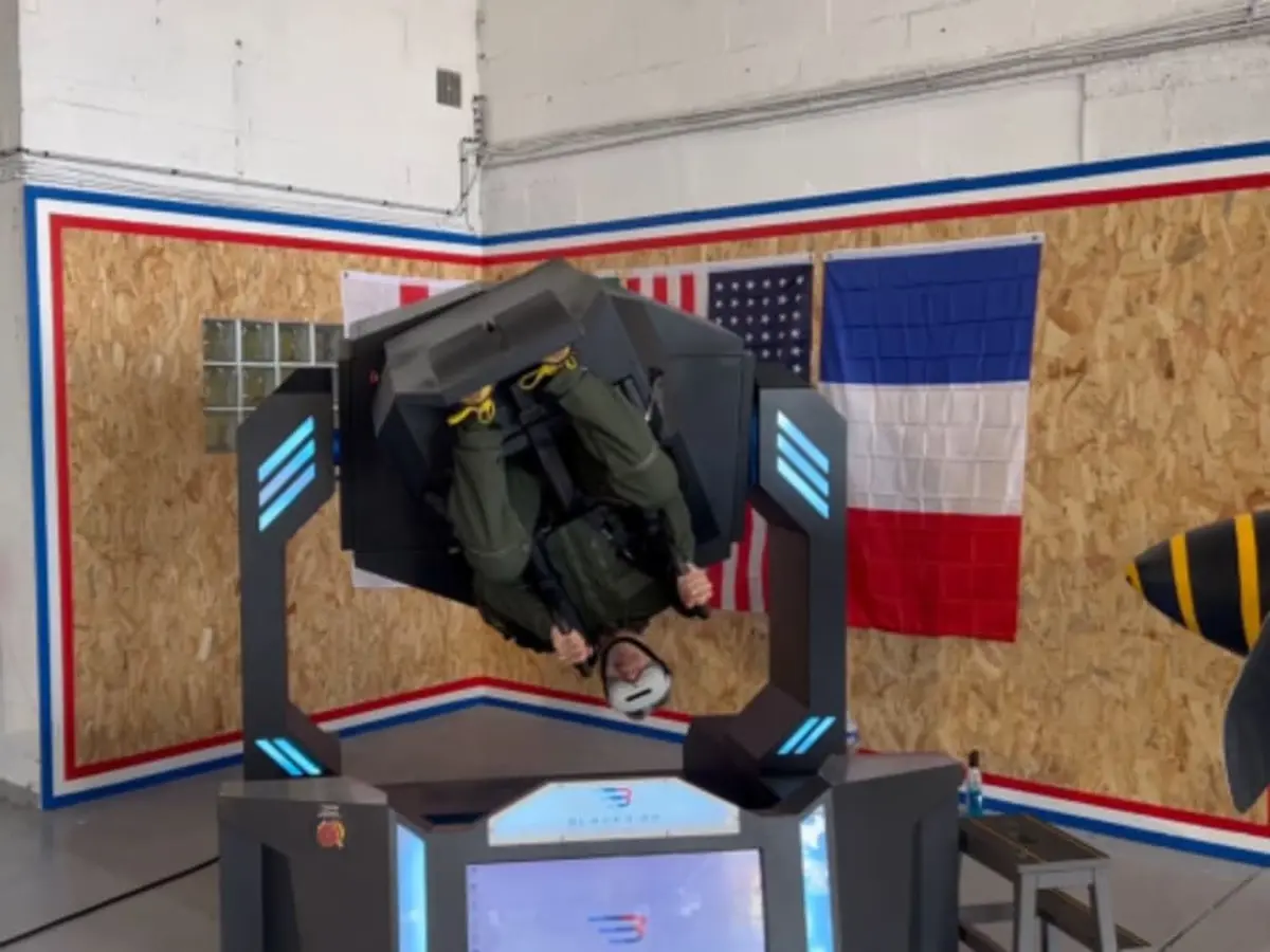 Simulateur de vol 360  en avion de chasse VR 3D à Pontoise (95)