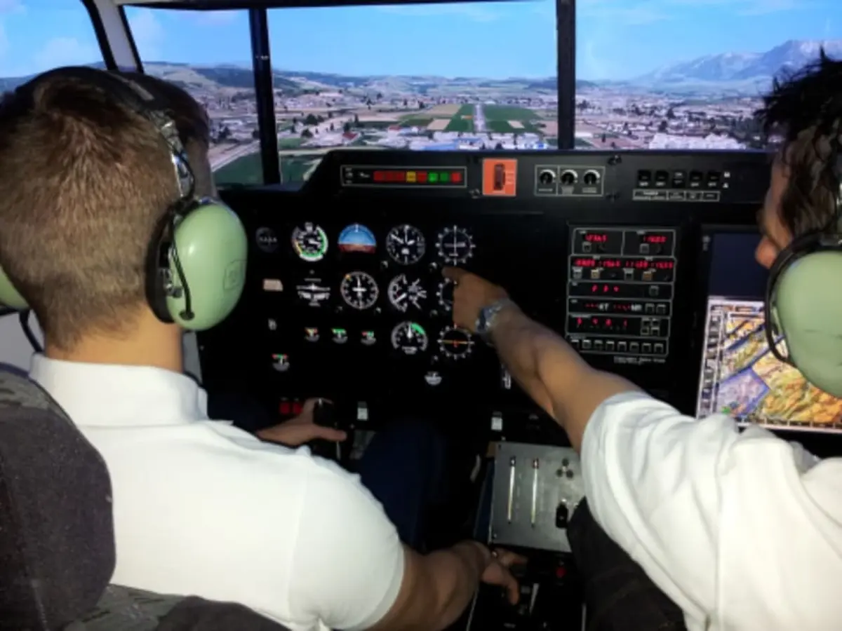 Simulateur de vol Cessna 172 à Aix-en-Provence (13)