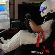 Simulateurs de pilotage GT & F1 à Eragny (95)
