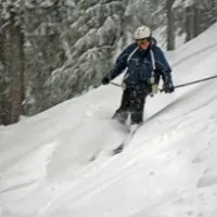 Le ski reste un sport d'hiver incontournable dans les Vosges d'Alsace. &copy; Doug Zwick