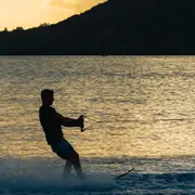 Ski nautique dans la Baie du Marin en Martinique (972)