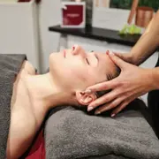 Soin du visage à Plaisir (78)