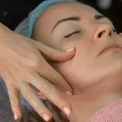 Soin du visage anti-âge à L’Hay-les-Roses (94)