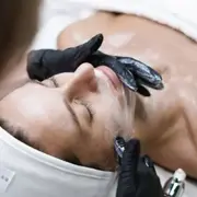 Soin du visage au Lavandou (83)