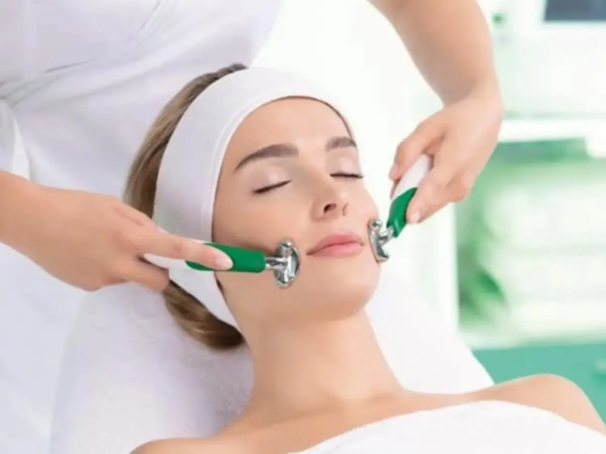 Soin du visage avec appareil Mary Cohr à Paris 8ème