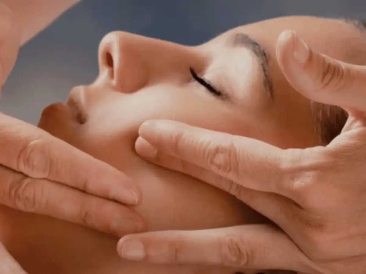 Soin du visage d&eacute;tox et Kobido lift &agrave; Saint-Rapha&euml;l (83)