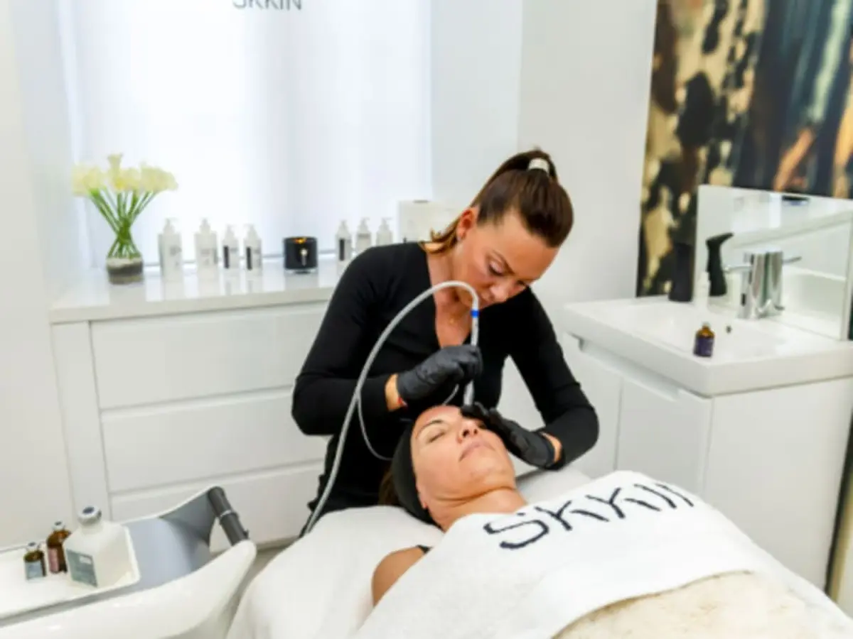 Soin du visage Jet Peel à Nice (06)