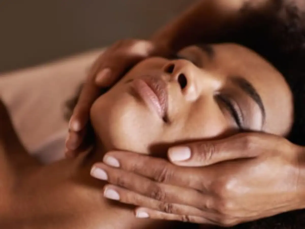 Soin du visage liftant à Acigné (35)