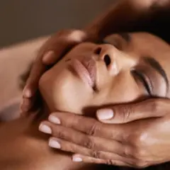 Soin du visage liftant à Acigné (35)