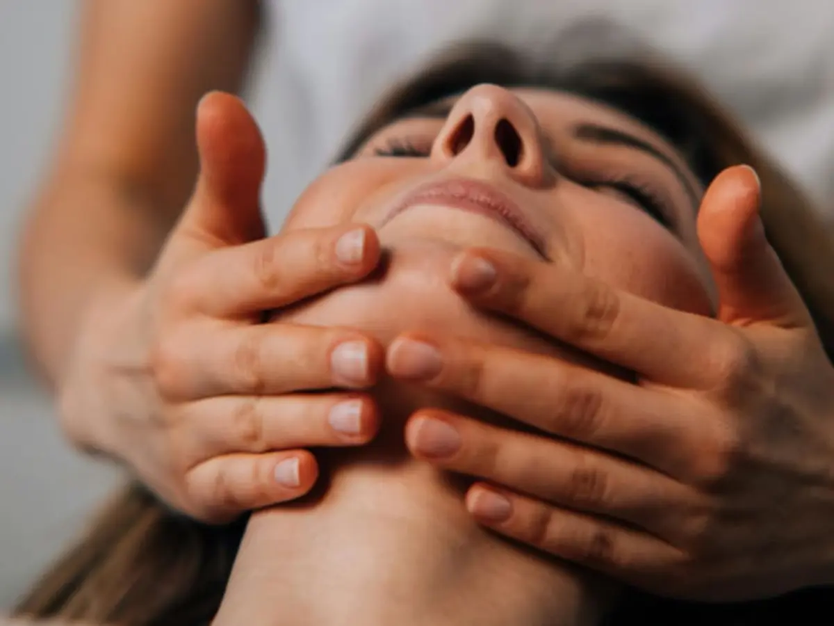 Soin du visage lumière anti-âge à Romainville (93)