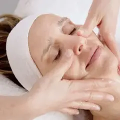 Soin du visage manuel Mary Cohr à Paris 8ème